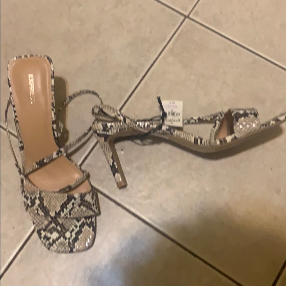 Sandals - Picture 3 of 4